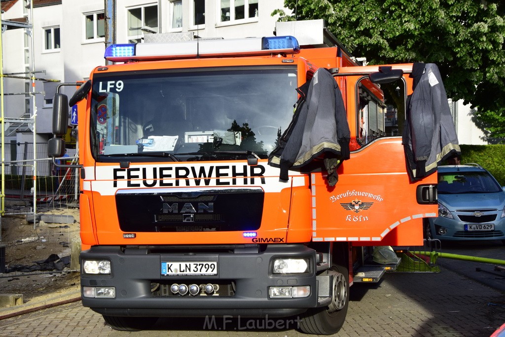 Feuer 2 Dachstuhl Koeln Dellbrueck Von der Leyen Str P197.JPG - Miklos Laubert